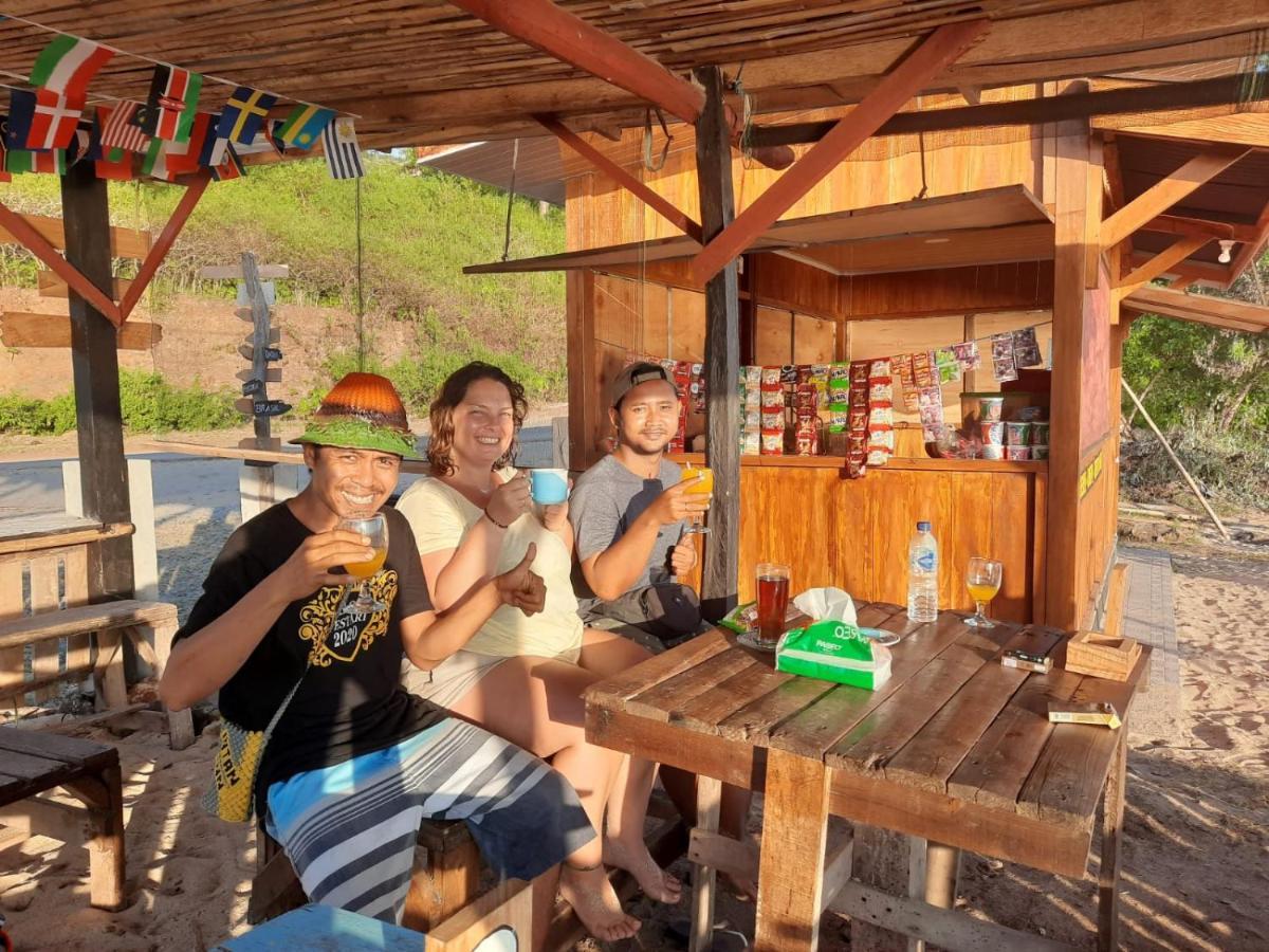 Boneputeh Homestay Taliwang Exterior foto